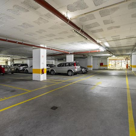 Whome Family Condo - Urban Retreat With Parking, Ac, Elevator In Great Location Lisboa Eksteriør billede