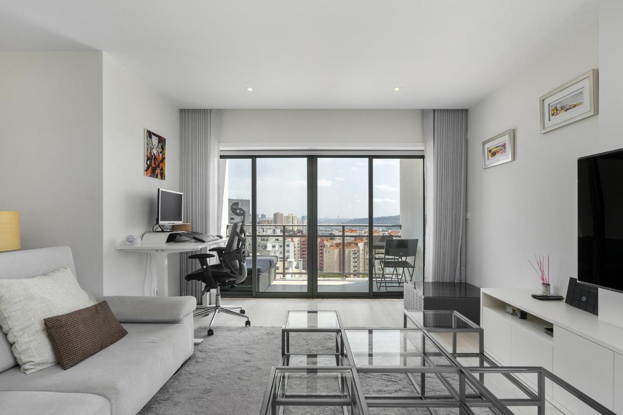 Whome Family Condo - Urban Retreat With Parking, Ac, Elevator In Great Location Lisboa Eksteriør billede