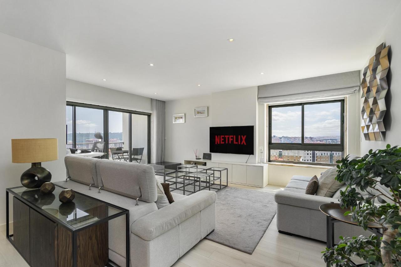 Whome Family Condo - Urban Retreat With Parking, Ac, Elevator In Great Location Lisboa Eksteriør billede