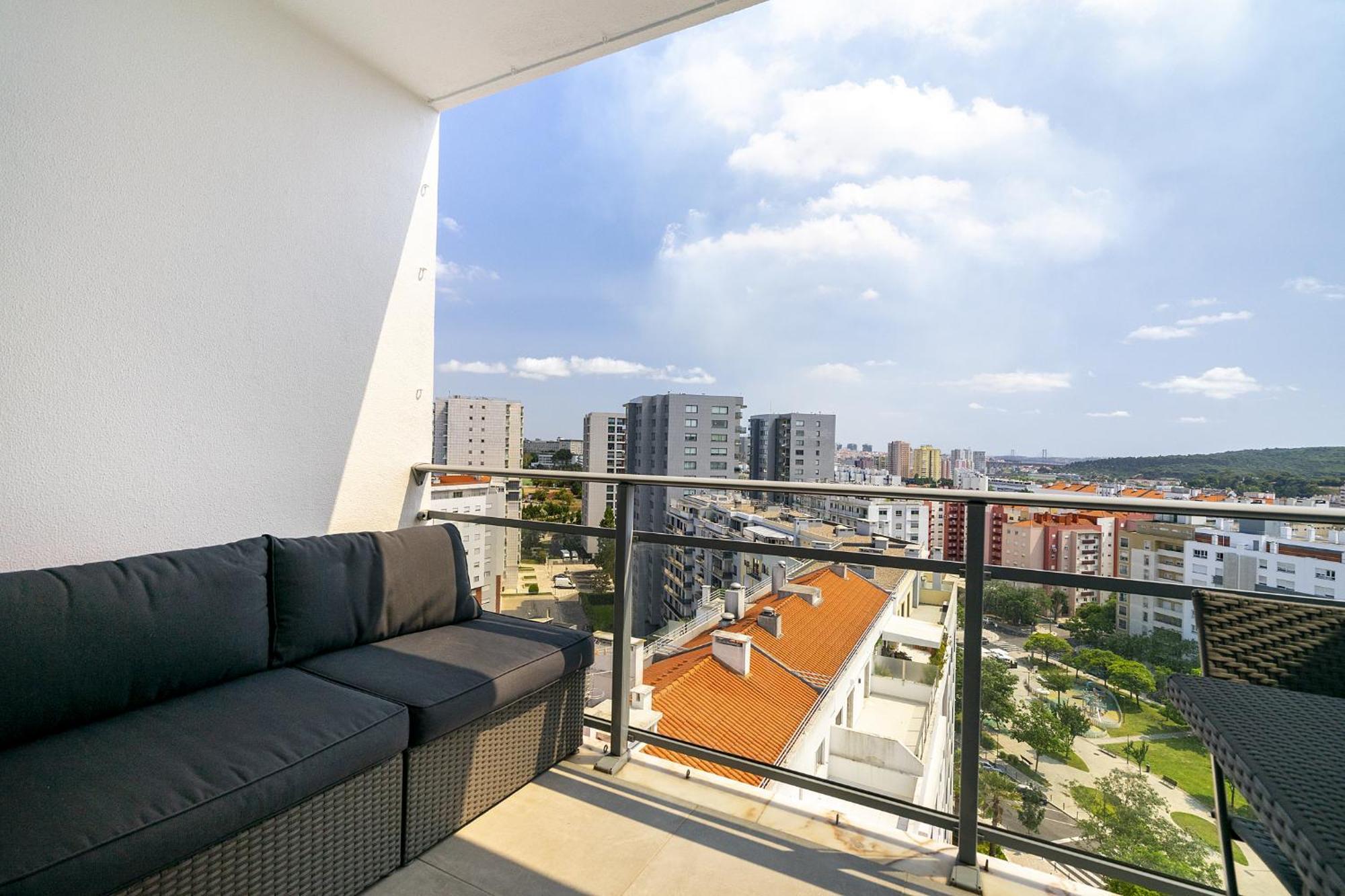Whome Family Condo - Urban Retreat With Parking, Ac, Elevator In Great Location Lisboa Eksteriør billede